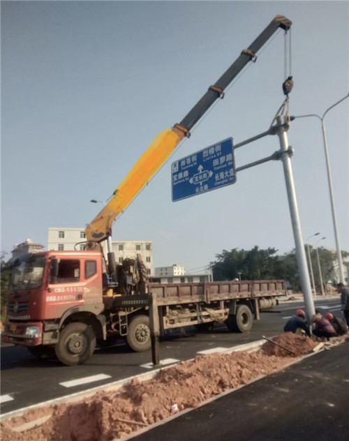 方山县设备吊装租赁吊车要用多大吊车